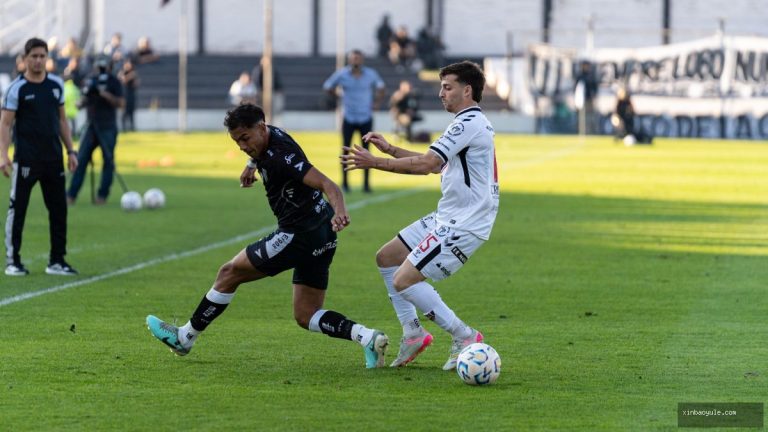 法国2-0摩洛哥锁定世界杯四强席位